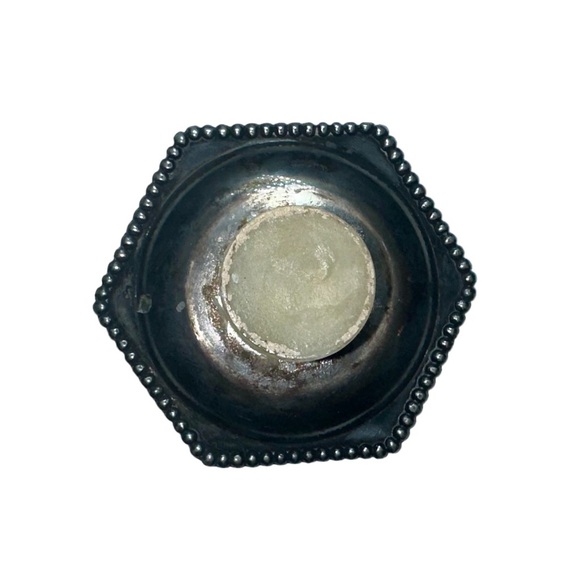 Vintage Rare Meriden Britannia Co. 10” Tall Silverplate Candelabra Pair - Picture 8 of 14